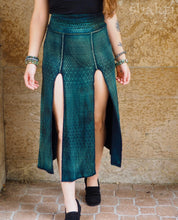 Load image into Gallery viewer, Tie-Dye Panel Skirt Geometric