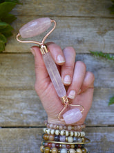 Load image into Gallery viewer, Crystal Face Roller - Rose Quartz