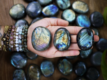 Load image into Gallery viewer, Labradorite Palm Stones