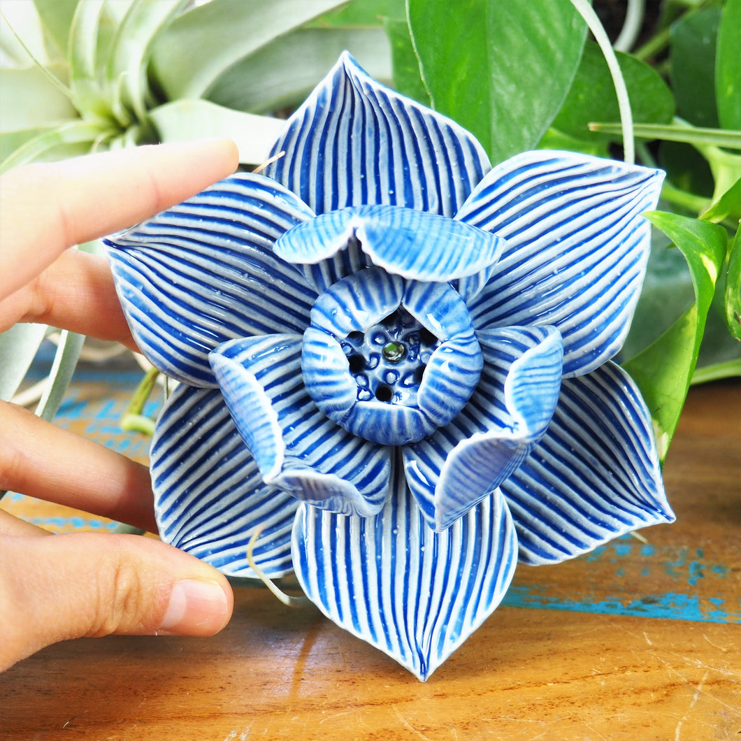 Incense Holder - Blooming Lotus Flower (M / Blue)