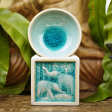 Load image into Gallery viewer, Elephant Carving Essential Oil Diffuser
