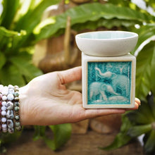 Load image into Gallery viewer, Elephant Carving Essential Oil Diffuser