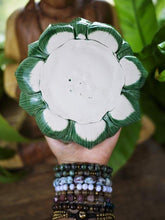 Load image into Gallery viewer, Incense Holder - Lotus Flower (L / Green)