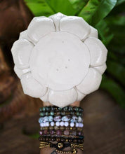 Load image into Gallery viewer, Incense Holder - Lotus Flower (L / Off-white)