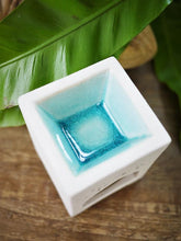 Load image into Gallery viewer, Floral Square Essential Oil Diffuser
