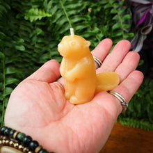 Load image into Gallery viewer, Barletta Beeswax Candle - Beaver